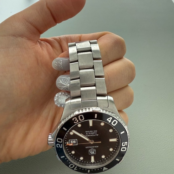 TAG Heuer Silver Dive Watch with Luminous Markers - Picture 4 of 5